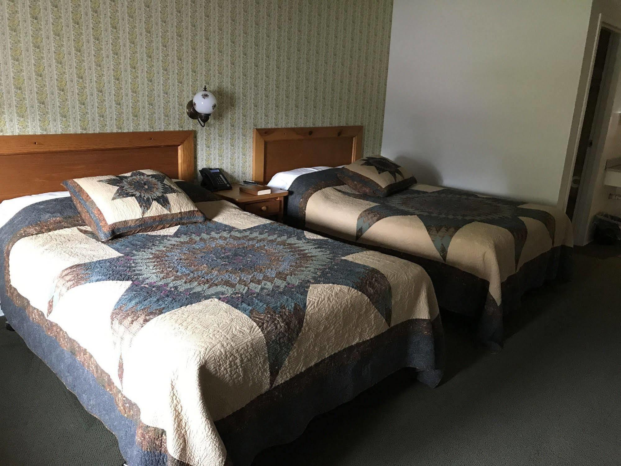 Casselman Inn Grantsville Екстериор снимка