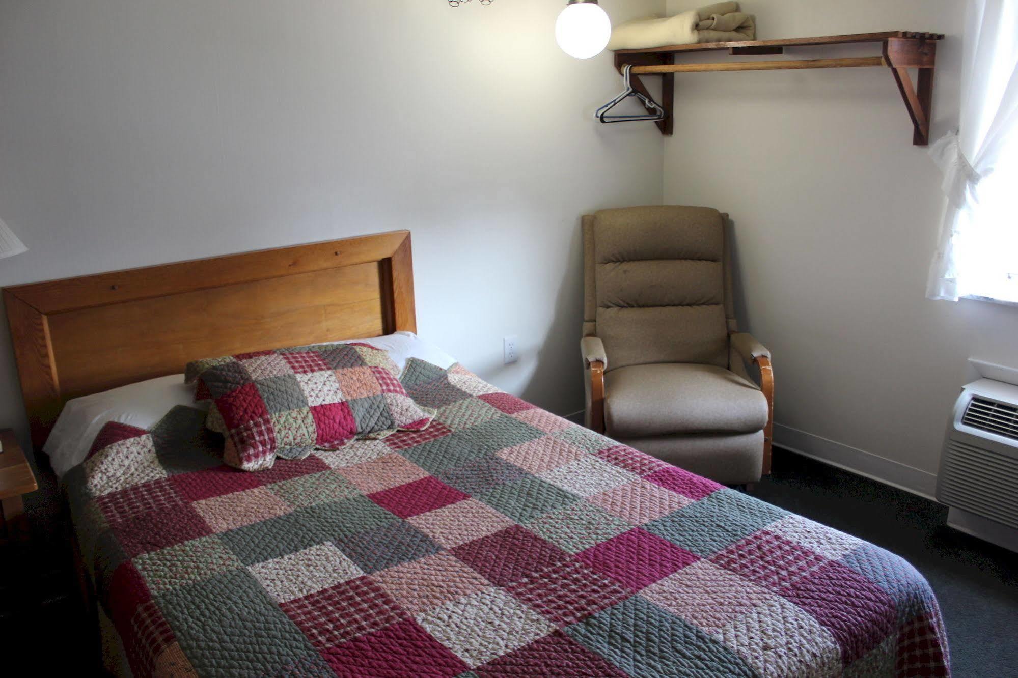 Casselman Inn Grantsville Екстериор снимка